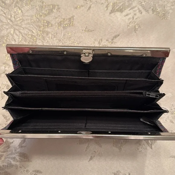 Wallet - Picture 2 of 7